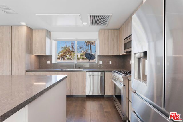 849 N Alta Vista Boulevard 1, Los Angeles, CA 90046