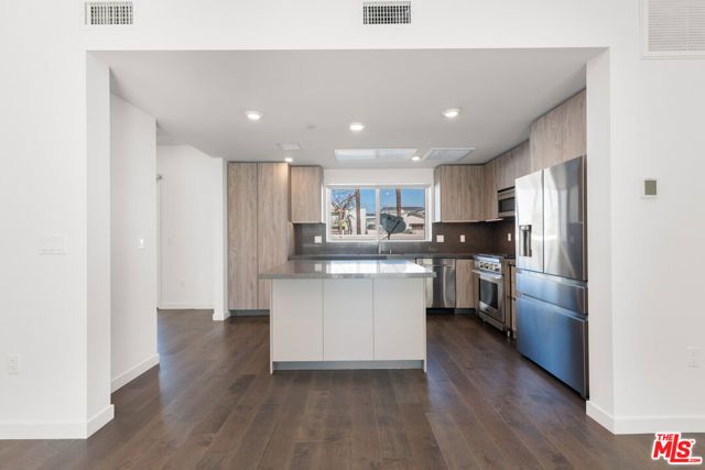849 N Alta Vista Boulevard 1, Los Angeles, CA 90046