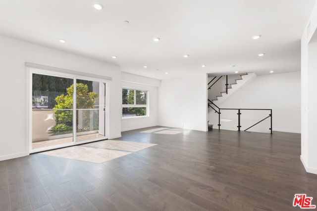 849 N Alta Vista Boulevard 1, Los Angeles, CA 90046