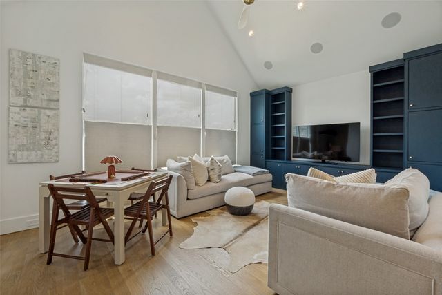 5018 Elsby Avenue, Dallas, TX 75209