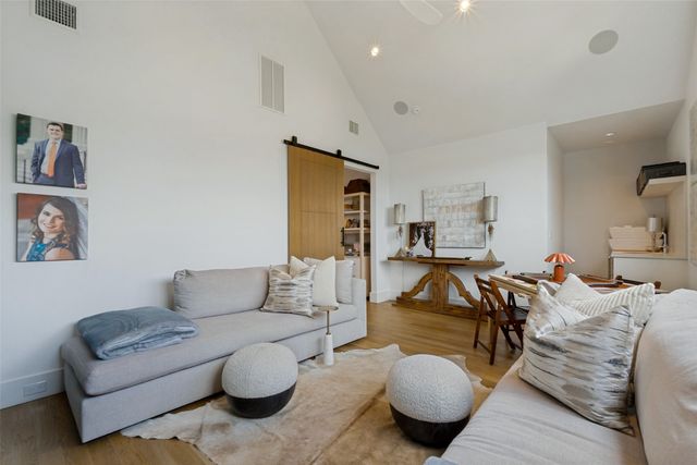5018 Elsby Avenue, Dallas, TX 75209