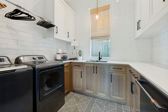 5018 Elsby Avenue, Dallas, TX 75209
