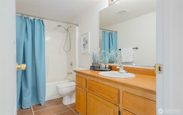 2130 NE Edwin Court, Poulsbo, WA 98370