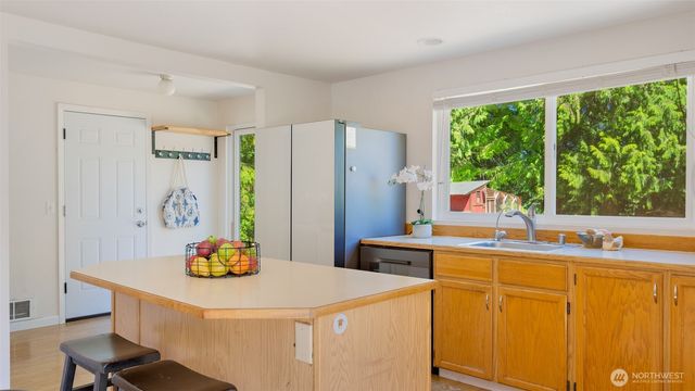 2130 NE Edwin Court, Poulsbo, WA 98370