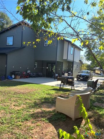 724 Ramsey Avenue, Rockdale, TX 76567