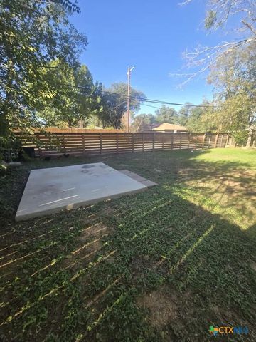 724 Ramsey Avenue, Rockdale, TX 76567