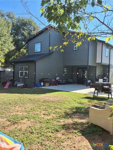 724 Ramsey Avenue, Rockdale, TX 76567