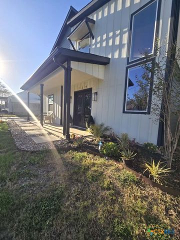 724 Ramsey Avenue, Rockdale, TX 76567