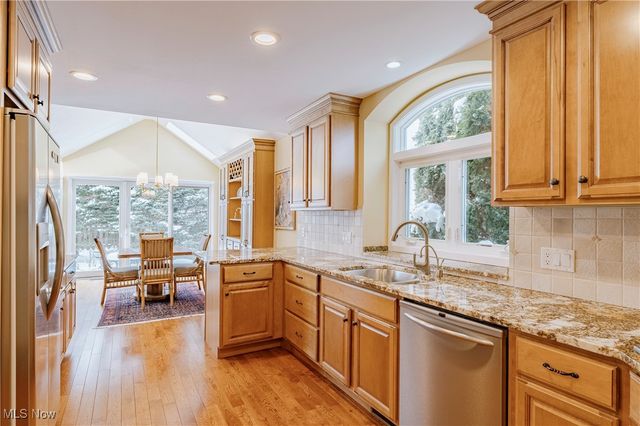 2501 Fairwood Court, Beachwood, OH 44122