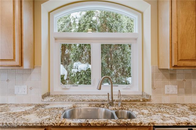 2501 Fairwood Court, Beachwood, OH 44122