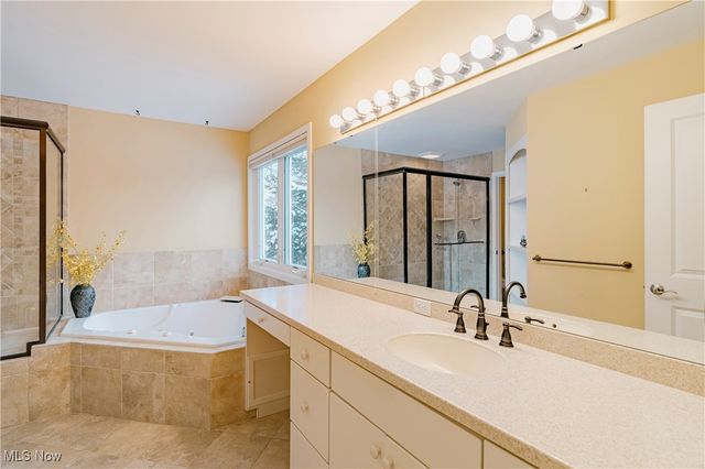 2501 Fairwood Court, Beachwood, OH 44122