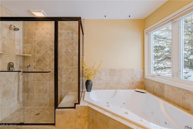 2501 Fairwood Court, Beachwood, OH 44122