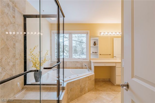 2501 Fairwood Court, Beachwood, OH 44122