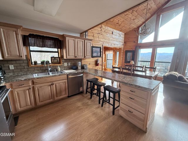 3767 Old Mountain Raod Road, Sevierville, TN 37876