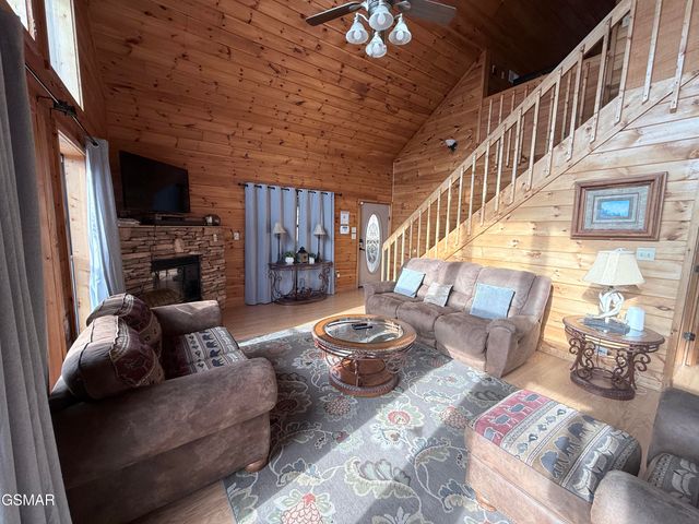 3767 Old Mountain Raod Road, Sevierville, TN 37876