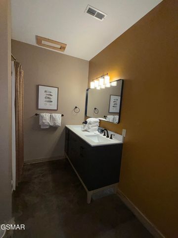 3767 Old Mountain Raod Road, Sevierville, TN 37876