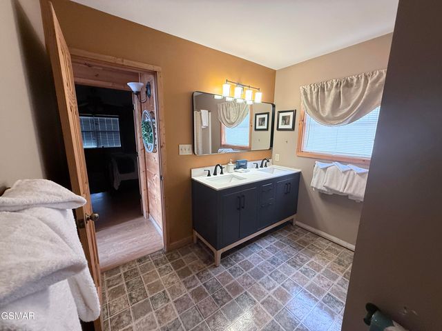 3767 Old Mountain Raod Road, Sevierville, TN 37876