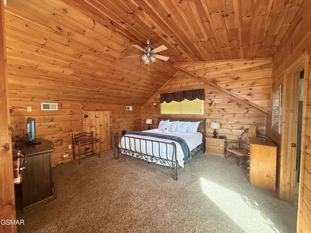 3767 Old Mountain Raod Road, Sevierville, TN 37876