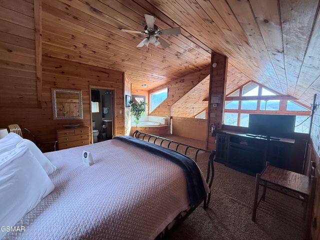 3767 Old Mountain Raod Road, Sevierville, TN 37876