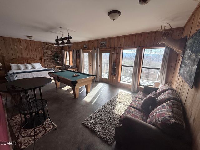 3767 Old Mountain Raod Road, Sevierville, TN 37876