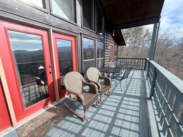 3767 Old Mountain Raod Road, Sevierville, TN 37876
