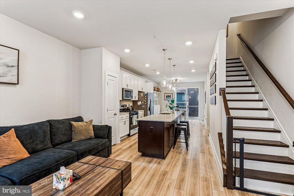 112 GLASS LN, Baltimore, MD 21230