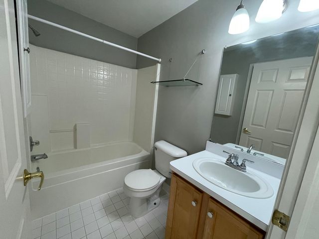 2838 Barclay Way, Ann Arbor, MI 48105