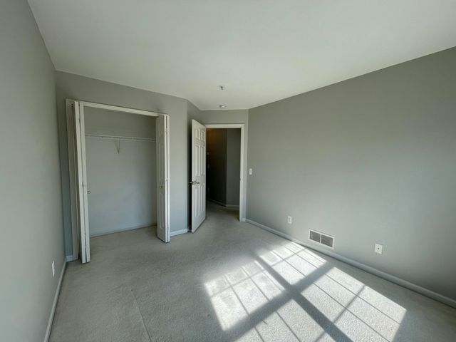 2838 Barclay Way, Ann Arbor, MI 48105