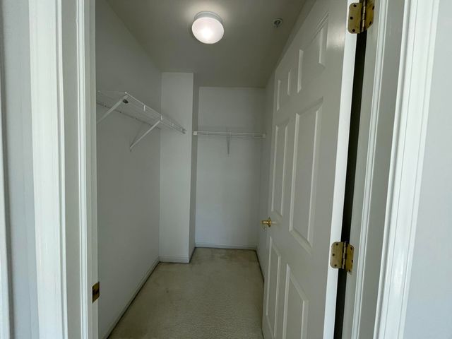 2838 Barclay Way, Ann Arbor, MI 48105