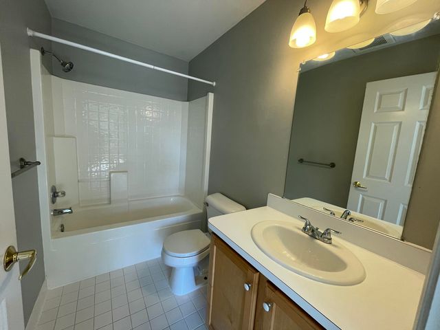 2838 Barclay Way, Ann Arbor, MI 48105