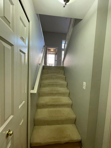 2838 Barclay Way, Ann Arbor, MI 48105