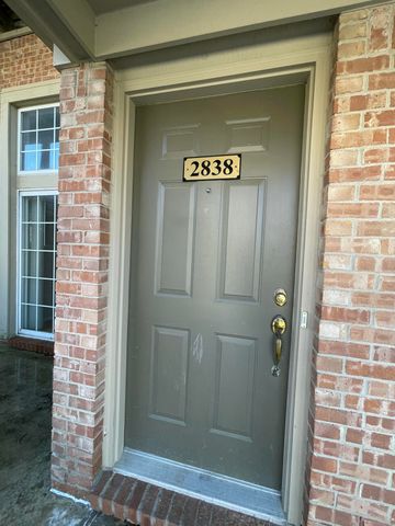 2838 Barclay Way, Ann Arbor, MI 48105