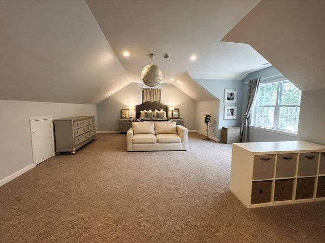 368 Dudley Oxford Rd, Dudley, MA 01571