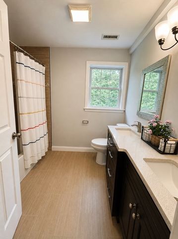 368 Dudley Oxford Rd, Dudley, MA 01571