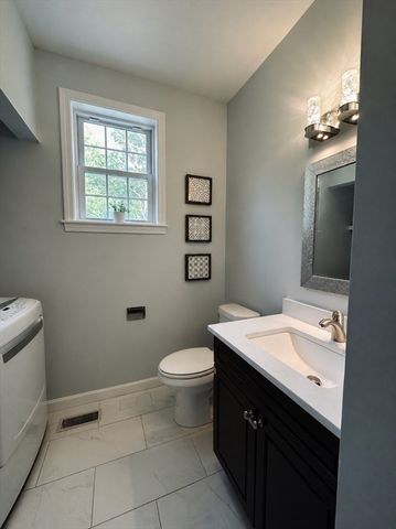 368 Dudley Oxford Rd, Dudley, MA 01571