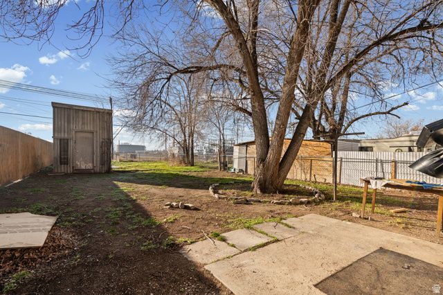 1461 W SUNSET AVE, West Valley City, UT 84119