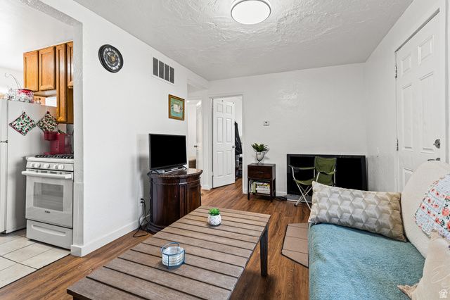 1461 W SUNSET AVE, West Valley City, UT 84119