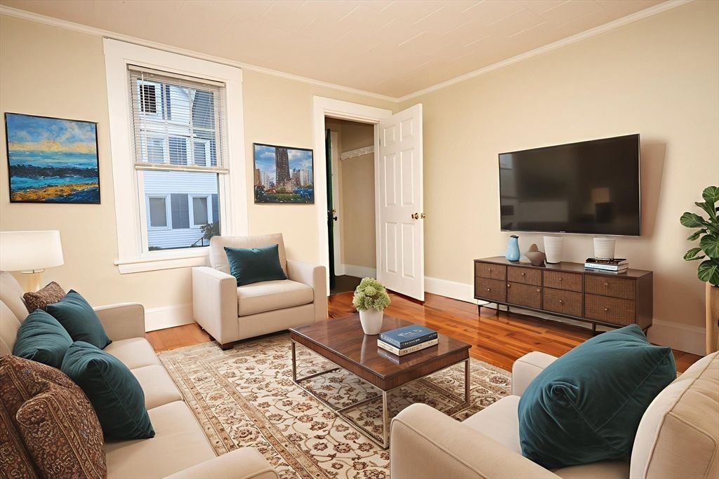 32 Sheppard Ave 32, Braintree, MA 02184