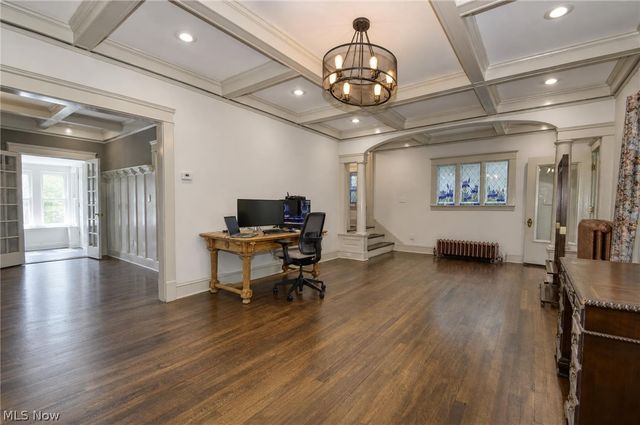 3186 Oak Road, Cleveland Heights, OH 44118