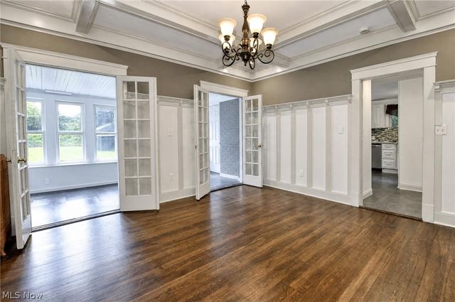 3186 Oak Road, Cleveland Heights, OH 44118