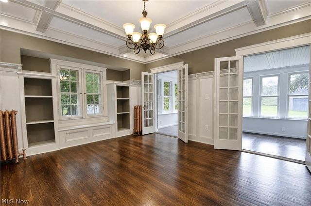 3186 Oak Road, Cleveland Heights, OH 44118