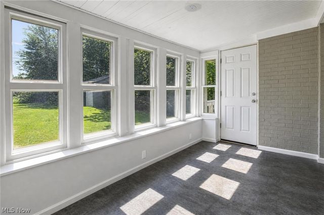 3186 Oak Road, Cleveland Heights, OH 44118