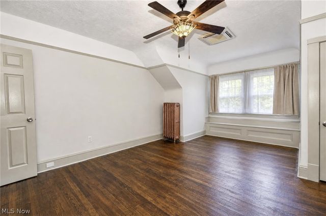 3186 Oak Road, Cleveland Heights, OH 44118