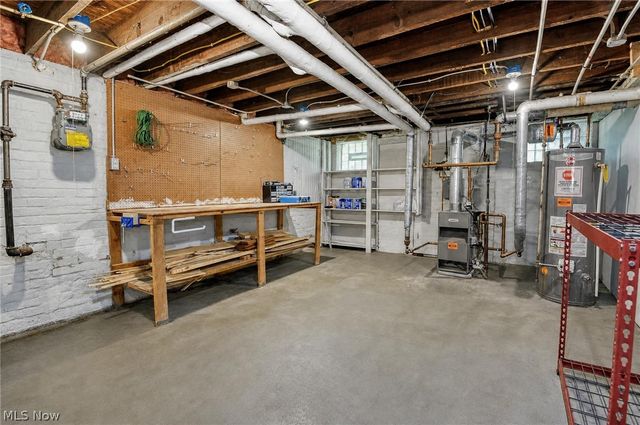 3186 Oak Road, Cleveland Heights, OH 44118
