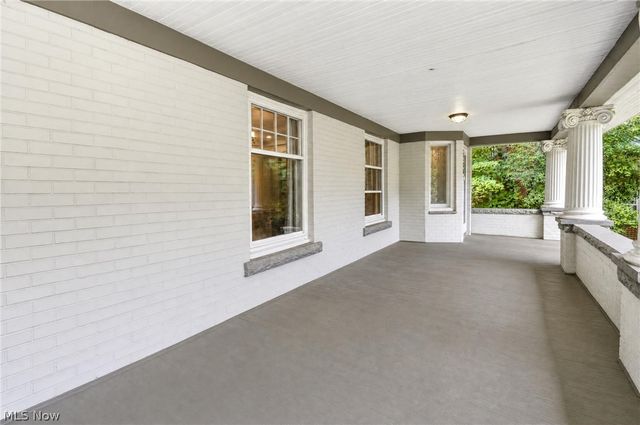 3186 Oak Road, Cleveland Heights, OH 44118