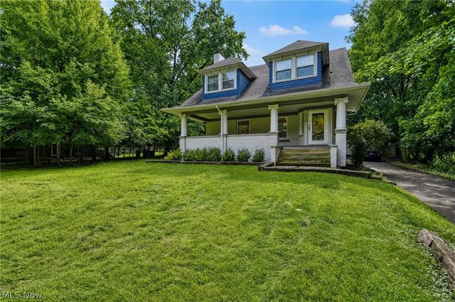 3186 Oak Road, Cleveland Heights, OH 44118