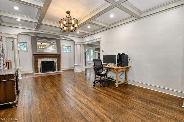 3186 Oak Road, Cleveland Heights, OH 44118