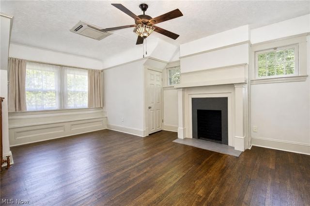 3186 Oak Road, Cleveland Heights, OH 44118