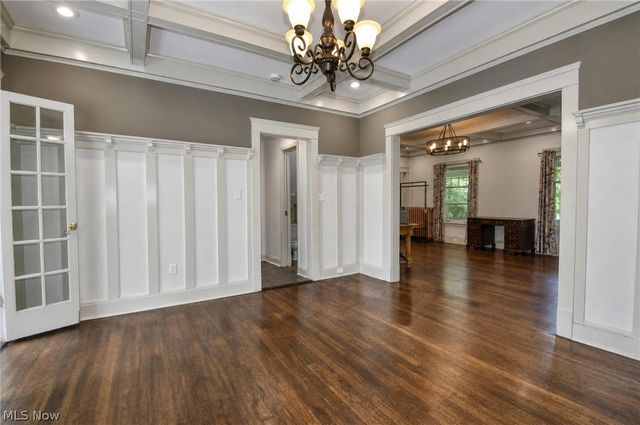 3186 Oak Road, Cleveland Heights, OH 44118