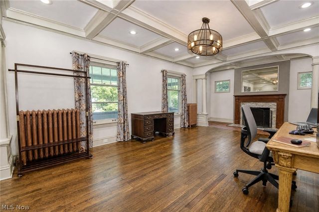 3186 Oak Road, Cleveland Heights, OH 44118